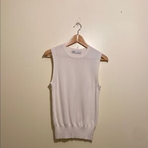 Zara White Sleeveless Sweater Top. Size S
